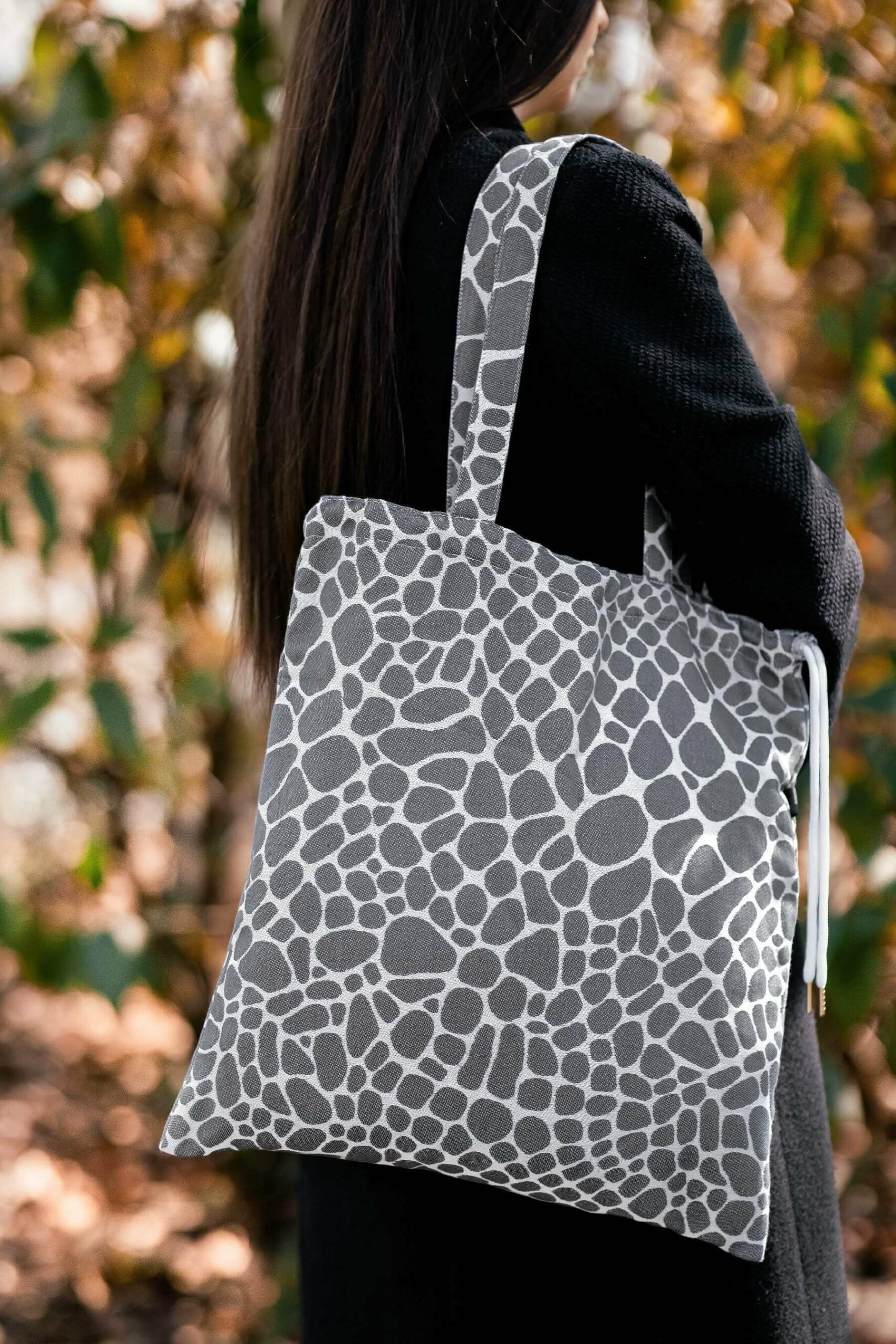 taska-be-lenka-giraffe-grey-19204-size-large-v-1