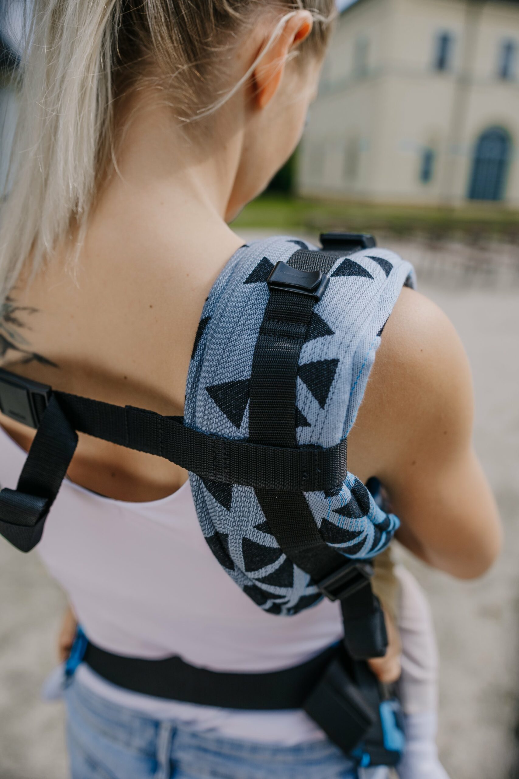 nosic-be-lenka-mini-triangel-zafir-22-32667-size-large-v-1