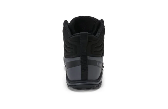 Test, le scarpe Scrambler Mid IIWP di Xero Shoes - Action